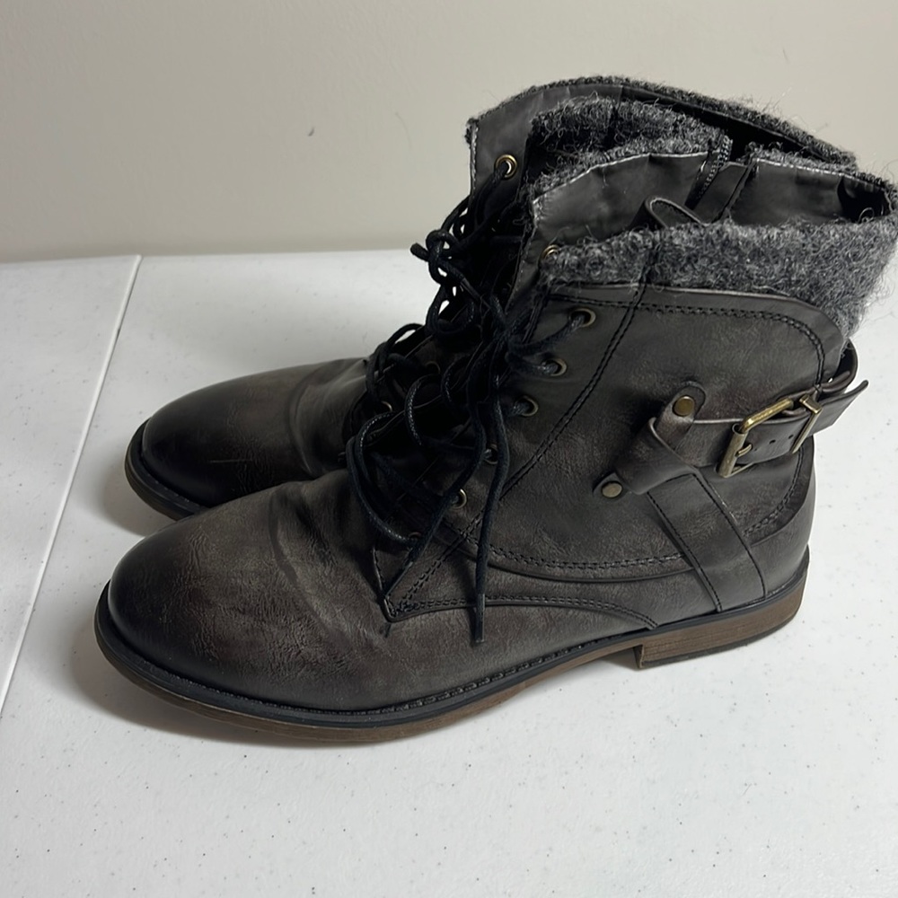 Autumn zip up boots
